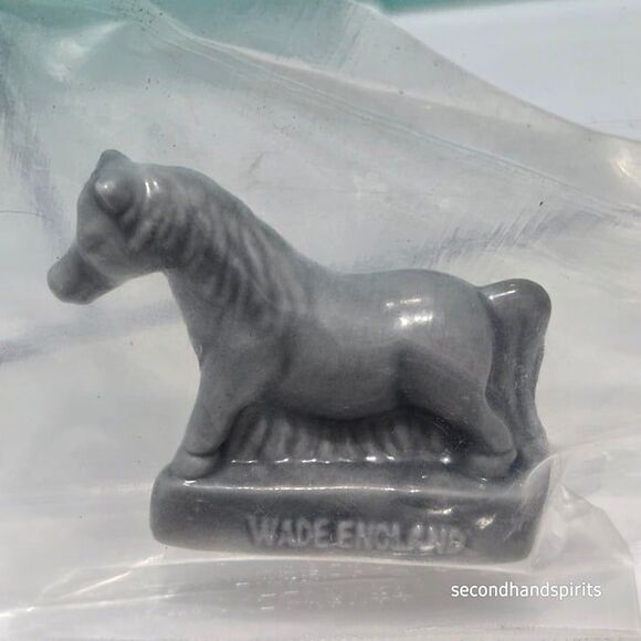 Wade of England Red Rose Tea Mini Figurines - Pet Shop Horse - Picture 1 of 1